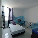 Cuarto En Villas De La Candelaria-Cerca A La Terminal De Transportes